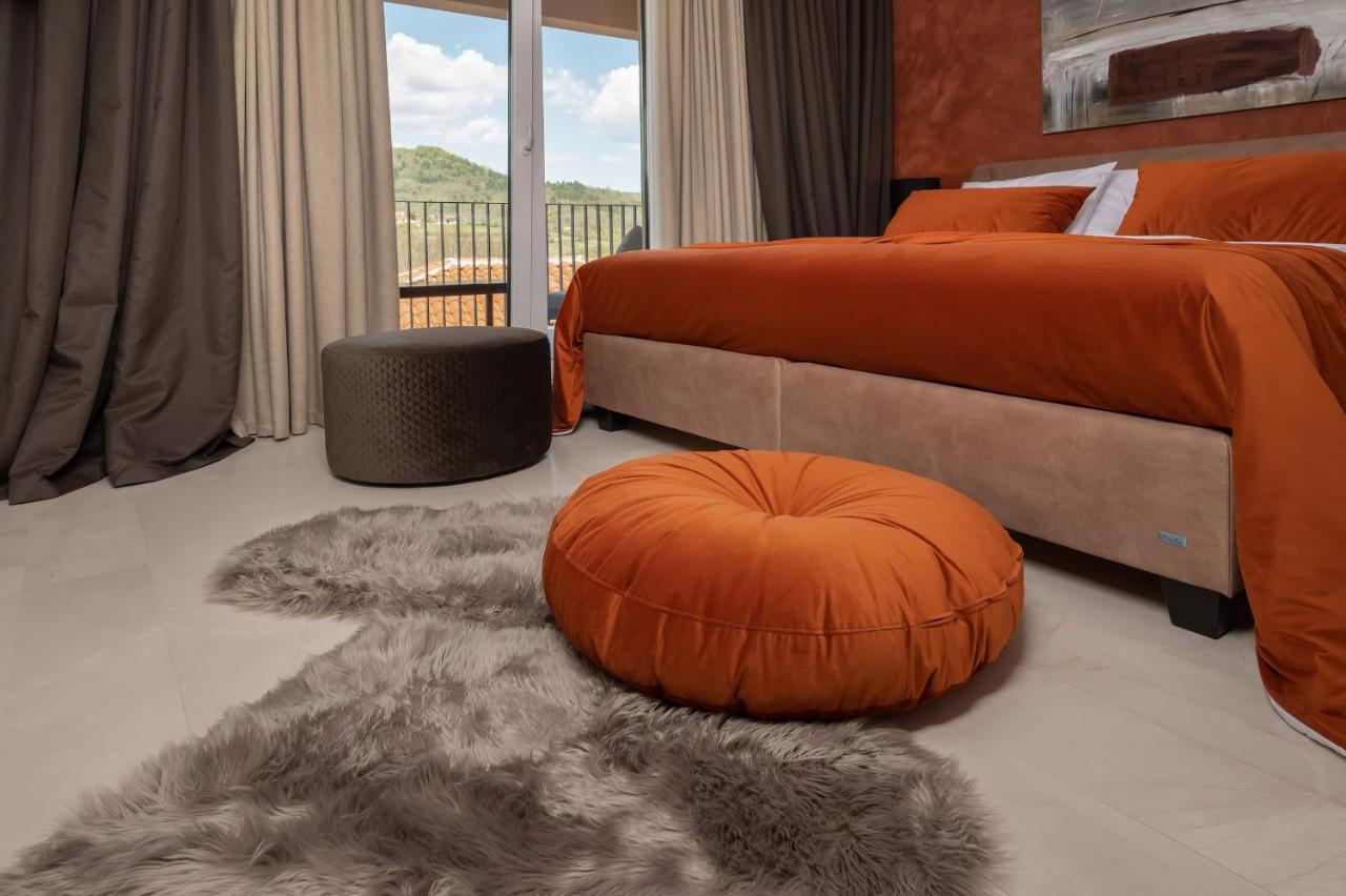 Luxury Villa Santa Cruz With Xl Pool And Jacuzzi Potpićan Extérieur photo