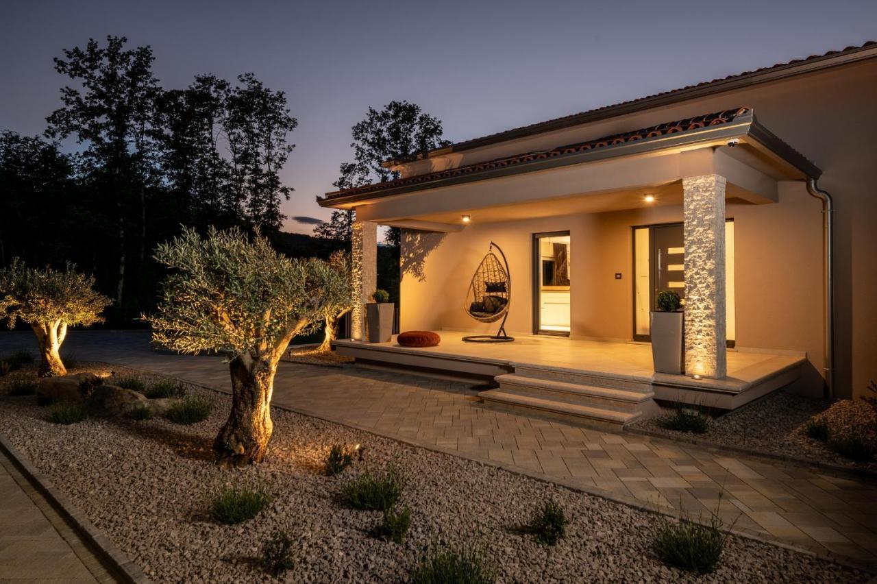 Luxury Villa Santa Cruz With Xl Pool And Jacuzzi Potpićan Extérieur photo