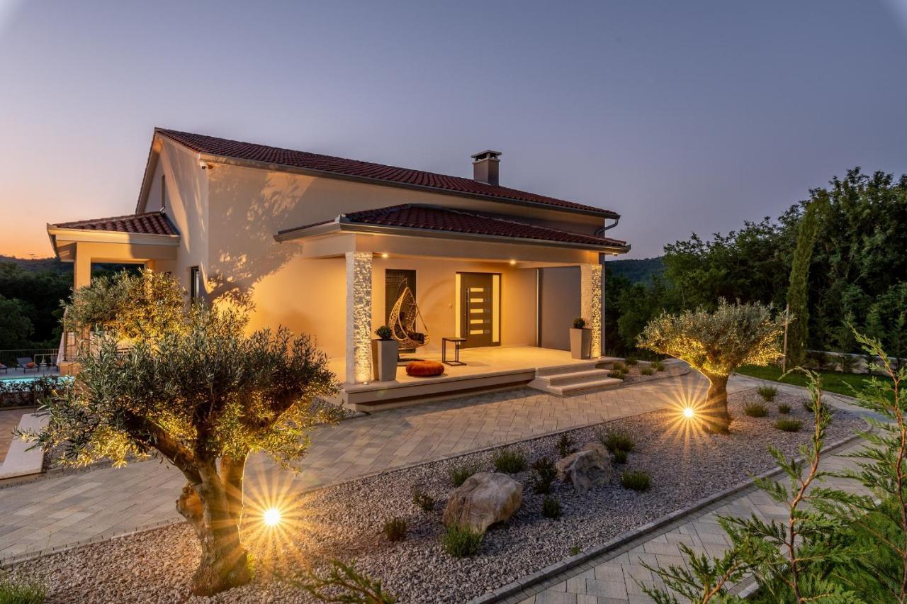 Luxury Villa Santa Cruz With Xl Pool And Jacuzzi Potpićan Extérieur photo
