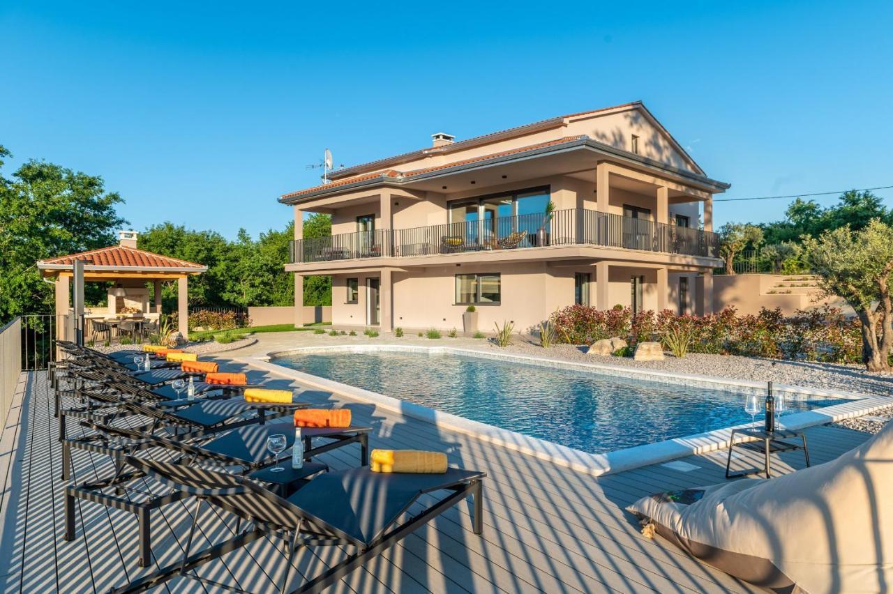 Luxury Villa Santa Cruz With Xl Pool And Jacuzzi Potpićan Extérieur photo