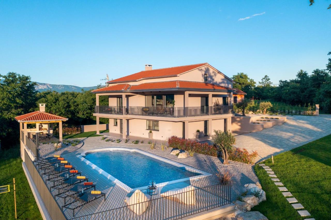 Luxury Villa Santa Cruz With Xl Pool And Jacuzzi Potpićan Extérieur photo