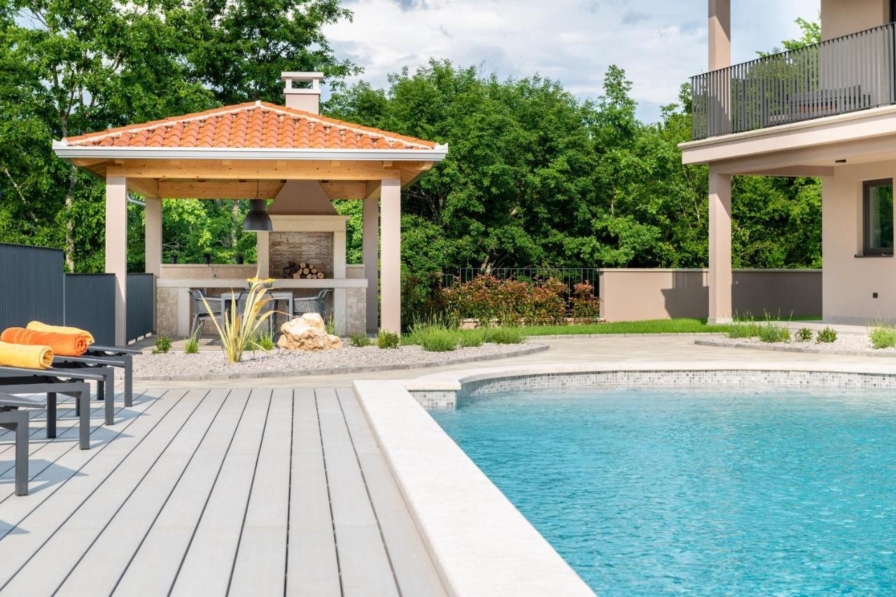 Luxury Villa Santa Cruz With Xl Pool And Jacuzzi Potpićan Extérieur photo