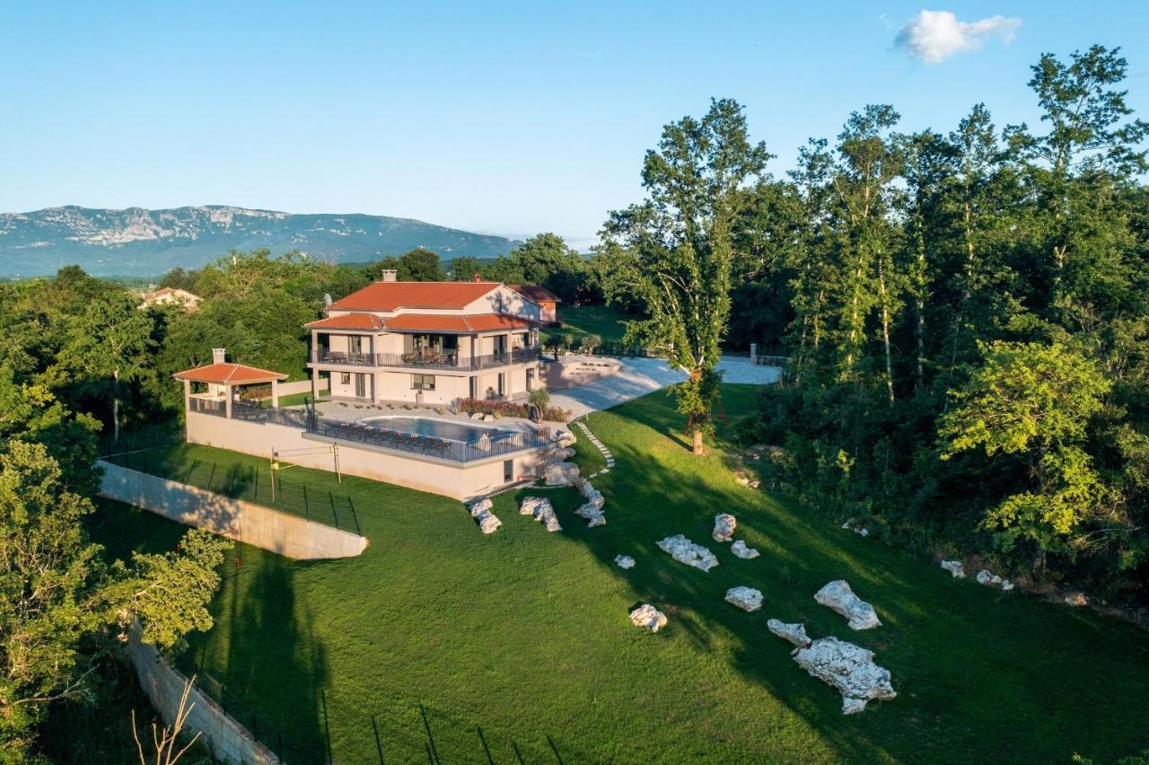 Luxury Villa Santa Cruz With Xl Pool And Jacuzzi Potpićan Extérieur photo