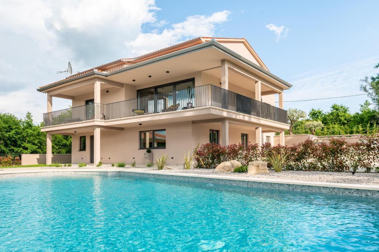 Luxury Villa Santa Cruz With Xl Pool And Jacuzzi Potpićan Extérieur photo