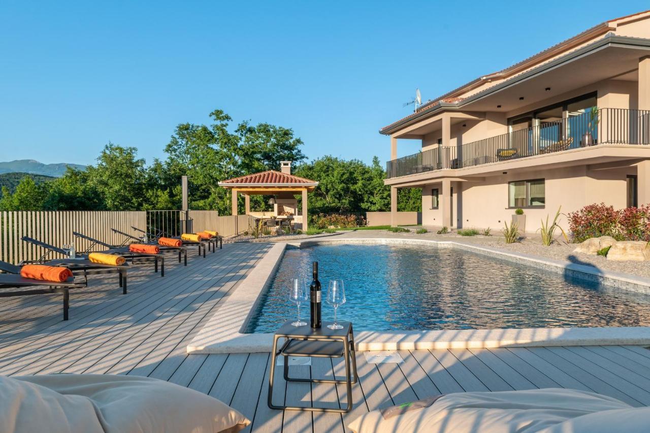 Luxury Villa Santa Cruz With Xl Pool And Jacuzzi Potpićan Extérieur photo