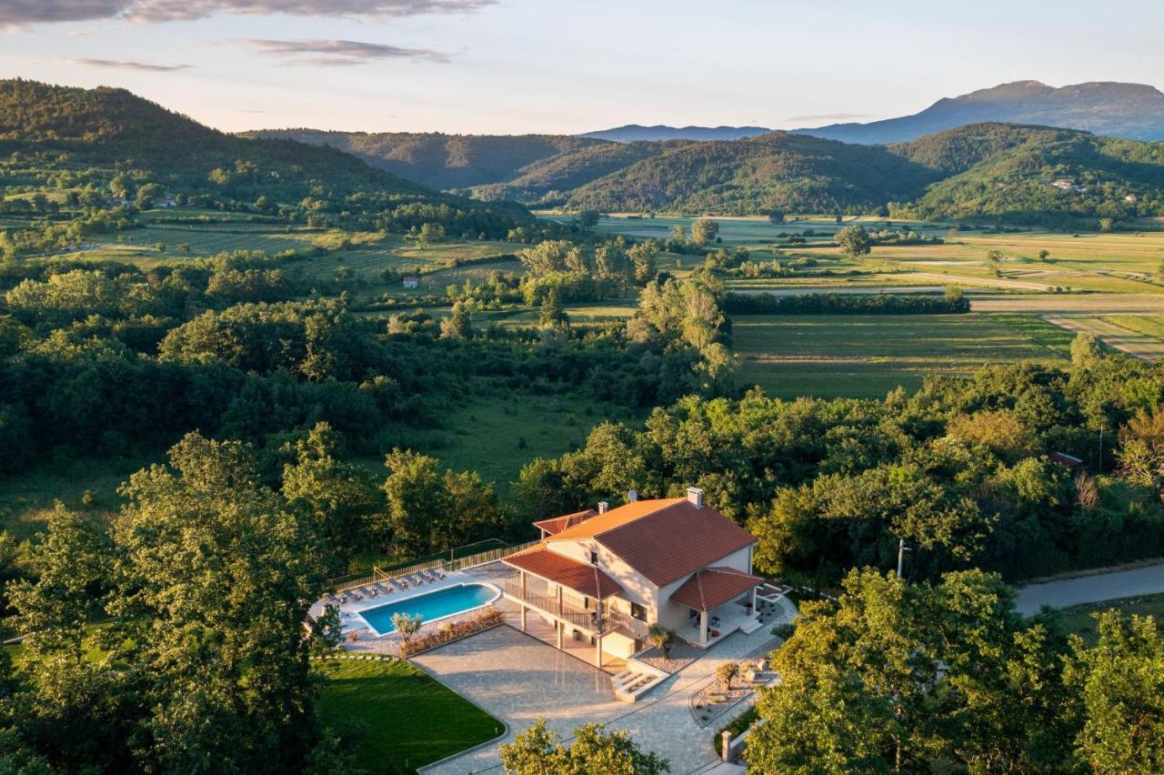 Luxury Villa Santa Cruz With Xl Pool And Jacuzzi Potpićan Extérieur photo