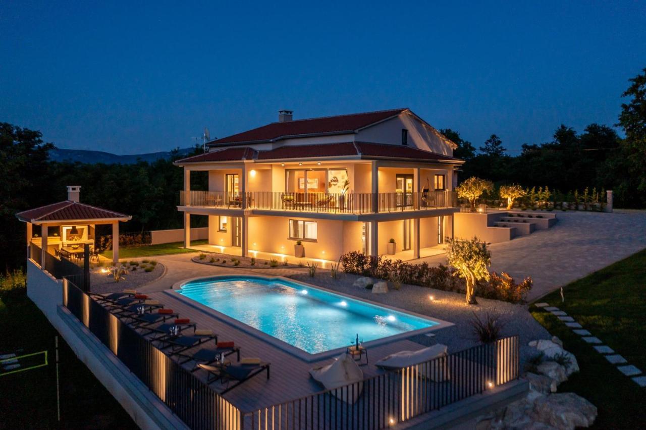 Luxury Villa Santa Cruz With Xl Pool And Jacuzzi Potpićan Extérieur photo